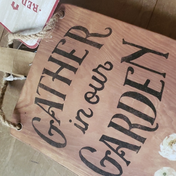 Red Shed Garden Luggage Tag Hanging Sign- NWT! - Picture 7 of 8